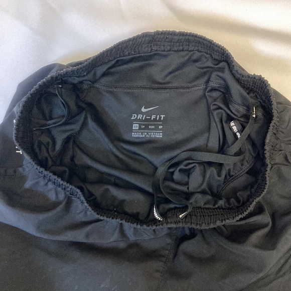 ☀️ Nike Black Dri-Fit Athletic Shorts - Picture 9 of 10